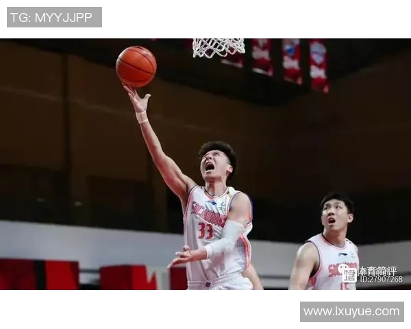 韩硕：从篮球场上的新星到商业领域的多面手，如何实现人生的华丽转身